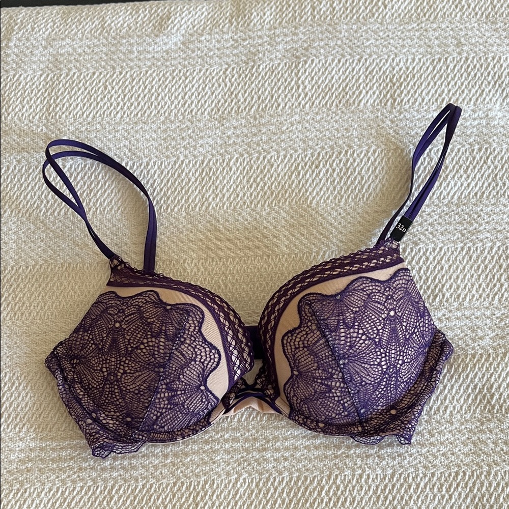 Victoria’s Secret Very Sexy Push up Bra 
Size 32D